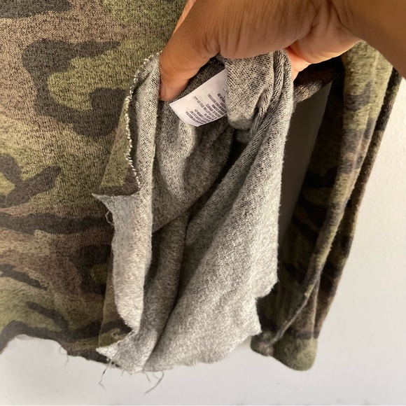 Aero soft & sexy plush top long sleeve camo print green sz L - Picture 7 of 8
